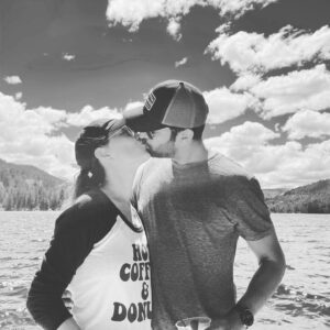Christina Chang Instagram - Happy Anniversary @soamlall 🤎 
My heart is full and grateful to those who have fought for our right to be together. Happy Independence Day to all of us that are able to enjoy the freedoms our ancestors   current citizens have fought so hard for us to have. I will continue to fight for our freedoms 💪🏽🇺🇸 #freedom #onelove #fourthofjuly #independenceday #humanrights 
📸: our daughter