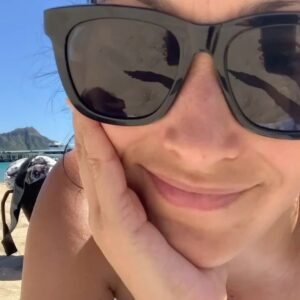 Christina Chang Instagram - This again soon, please. 
🕶 
Also, I can’t find those sunnies and I really want them back.
#tbt #precovid #hawaii