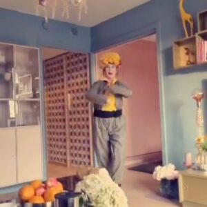 Christine Koht Instagram - Å danse kurdisk har alltid vært en DRØM for meg. Jeg ELSKER Kurdistan. Se, jeg har fått en helt ekte Kurdi-drakt❣️
( neste gang jeg danser kurdisk så blir det i kanskje kurdiske kjole)