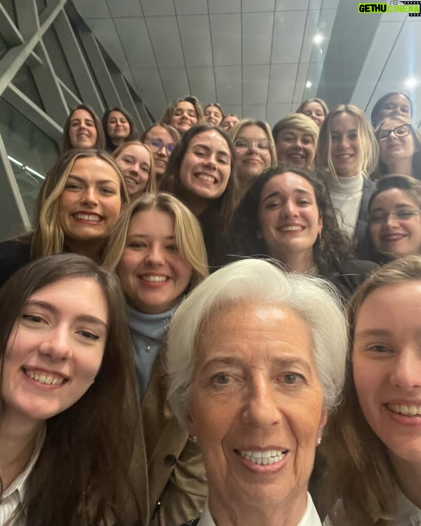 Christine Lagarde Instagram - Applications are now open for this year’s ECB Scholarship for Women! I encourage all young women enrolled, or about to enrol, on a master’s course in economics, statistics, engineering or computing to consider applying. Find out more on the ECB website. Here I am with some previous recipients of the scholarship. #ThrowbackThursday