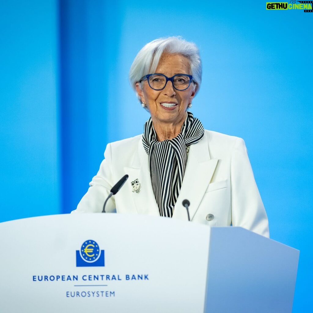 Christine Lagarde Instagram - Some photos from today’s @europeancentralbank press conference. We decided to keep our key interest rates unchanged. Our past interest rate hikes are helping to push inflation down. Future decisions will depend on how we see the economy and inflation developing.
