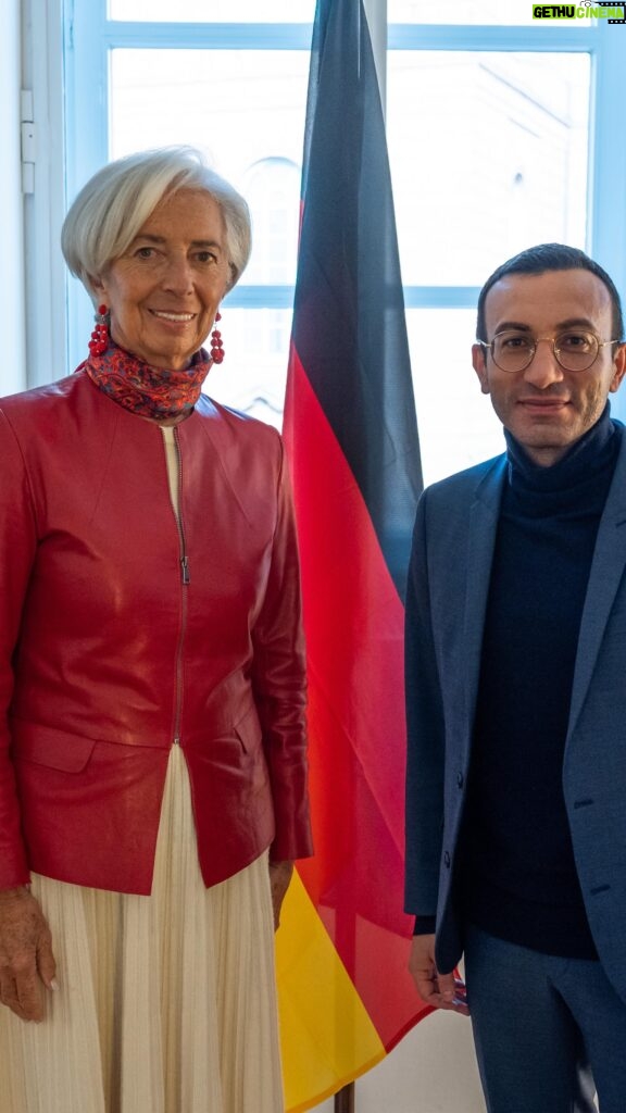 Christine Lagarde Instagram - Delighted to meet Mike Josef, the Lord Mayor of the City of Frankfurt am Main, this morning. The @europeancentralbank’s relationship with Frankfurt and its people is very important to me.