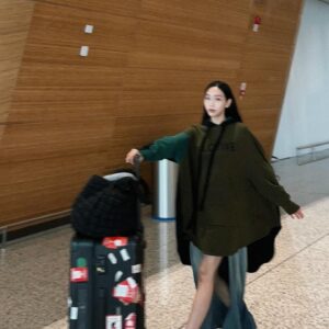 Christine Lo Instagram - 意義不明