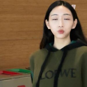 Christine Lo Instagram - 意義不明