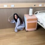 Christine Lo Instagram - 終於演到瘋子 披頭散髮 光腳丫子亂跑 髒兮兮的 好 開 心 🤣🤣