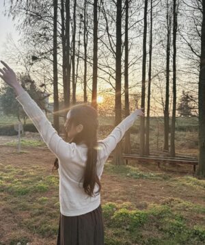 Christine Lo Instagram - 秋天再去一次吧