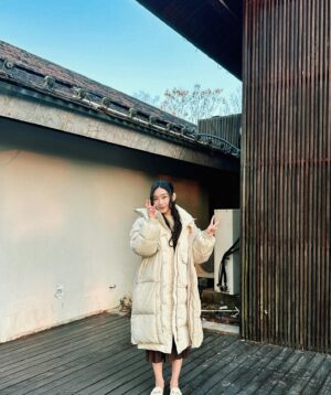 Christine Lo Instagram - 秋天再去一次吧