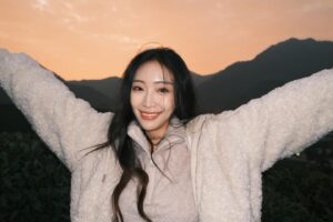 Christine Lo Instagram - 就繼續
熱愛自己微不足道的生活
