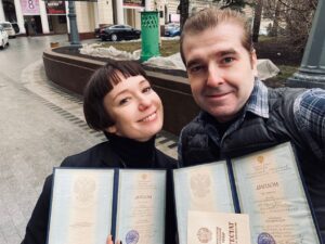 Chulpan Khamatova Instagram - Спустя 23 года все-таки получили дипломы!