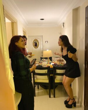 Chum Darang Instagram - Christmas this year was more than amazing.
Thank you meme @jasminedawda, you my Santa! 
Highlight of the party was me spilling tea here and there 😉
📸 @rahulrbala 🙏🏻

Merry Christmas y’all 🕺🏻