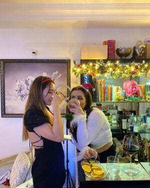 Chum Darang Instagram - Christmas this year was more than amazing.
Thank you meme @jasminedawda, you my Santa! 
Highlight of the party was me spilling tea here and there 😉
📸 @rahulrbala 🙏🏻

Merry Christmas y’all 🕺🏻
