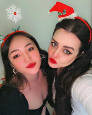 Chum Darang Instagram - Christmas this year was more than amazing.
Thank you meme @jasminedawda, you my Santa! 
Highlight of the party was me spilling tea here and there 😉
📸 @rahulrbala 🙏🏻

Merry Christmas y’all 🕺🏻