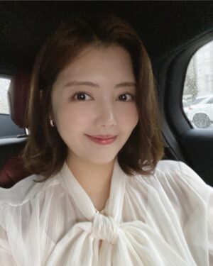 Chung Yoon-hye Instagram - 🎀 오랜만에 #selfie