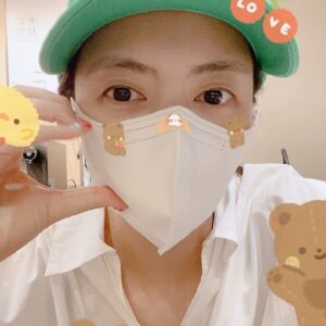 Chung Yoon-hye Instagram - #살아있다 #생존신고 #냉방병 나만 걸리는건가요 😪😮‍💨요즘 실내들이 너무 추워요