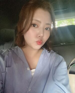 Chung Yoon-hye Instagram - 여러분 즐거운 추석보내시구 가족들과 행복한 시간 보내세요 ❤️ 🙇‍♀️