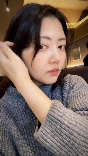 Chung Yoon-hye Instagram - Goodbye 2023 Hello 2024 💖