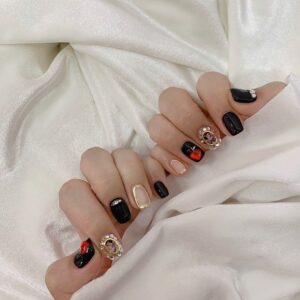 Chung Yoon-hye Instagram - 오랜만에 기분전환 #nails 커서도 나는 #disney 🖤