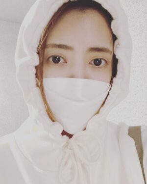 Chung Yoon-hye Instagram - 이렇게 추워도 되는건가요? #winteriscoming #☃️