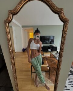 Ciara Miller Instagram - eat good. look good. feel good. chill good. that’s all I’m after.