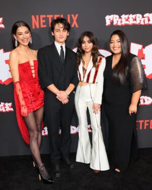 Ciara Riley Wilson Instagram - simply no words. best people. best night. feeling so full. :,) freeridge out feb 2nd!!!

fit: blazer designed & made by me and pants designed by me & made by the lovely @marisoldiazofficial 
makeup: @robertti 
hair: @lucy_gedjeyan