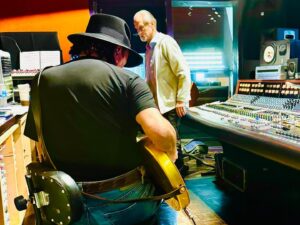Cindy Blackman Instagram - Great day in the studio w/  R•O•C @iamorianthi & @rhondasmithbass & very special guest @carlossantana sounding so amazing! Woooooo!!
Thanks also to @realeddiekramer & Robbie Kreiger @lovestreetsoundla ⭐️⭐️⭐️⭐️⭐️