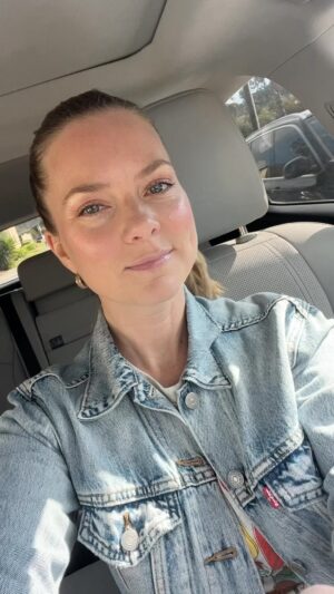 Cindy Busby Instagram - Fresh new dew 💖👱🏻‍♀️