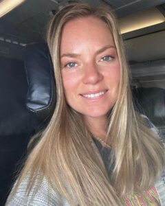 Actress Cindy Busby HD Instagram Photos and Wallpapers October 2023