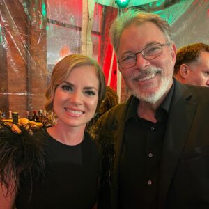 Cindy Busby Instagram - Thank you @hallmarkchannel team for creating such a magical night! You really know how to throw a party! Grateful to be a part of #countdowntochristmas in #everythingchristmas 🎄
Special thanks to @dianacamposbeauty for glamming me up once again! 🙏