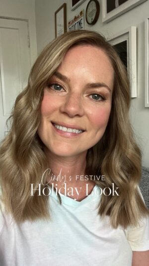 Cindy Busby Instagram - The Perfect holiday hair 🎄
How to get my signature “Cindy Curl” 👱🏻‍♀️✨
@t3micro @elevenaustralia