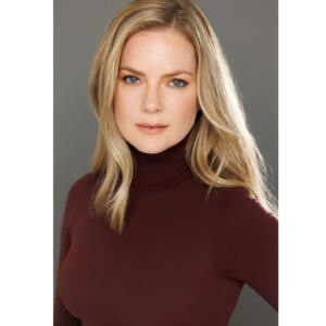 Cindy Busby Instagram - 📸: @acgphotos 
💄: @penelopevazquez
