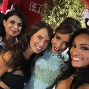 Cindy Fabre Instagram - 🖤 🤍 Au décès de Geneviève, notre volonté première était de toutes nous réunir, nous, qui avons vu notre destin changé grâce à la famille De Fontenay! Nous sommes l’héritage d’une passion, d’un engagement. L’émotion nous a envahi et qu’il était difficile de retenir nos larmes, mais qu’il était bon de se (re)voir car Miss un jour Miss toujours! 

#missfrance #miss #hommage #genevievedefontenay

@sipa.press
