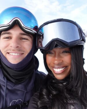 Cindy Miranda Instagram - OMG quelle expérience! Le ski, j’ai adoré !!! 
Trop hâte de vous sortir le vlog sur ma chaîne YouTube !!! 
Une Saint Valentin incroyable ❤️
Merci @_edgar_ulrich ❤️