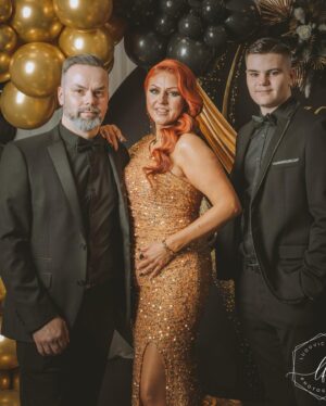Cindy Sander Instagram - Merci à toutes les personnes qui étaient présentes pour célébrer mon anniversaire ce fut un moment mémorable 
Bien sûr, d’autres photos suivront @madame.santoro @pierreyvesduchesne @mi_kascouille @gary.jarny @enzo_br_1 @gaelleemma @monsieur_keto @amandaabagima_nutrition
crédit photo @ludovic.faivre.photographe