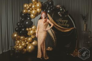 Cindy Sander Instagram - Ce fut un moment mémorable, inoubliable, il était à la hauteur de toutes mes espérances.
Et ceci grâce à tous mes prestataires qui m’ont accompagné dans cette folle aventure qui était la préparation de mon anniversaire. Et pour cela je leur dis un grand merci.🙏🙏🙏🙏❤️❤️❤️❤️
D’autres photos suivront au fur et à mesure des jours de la semaine
-Décoration @sceventscreations 
-Animation @e.m_events @davidfabienanim 
-Videaste @benjaminsongphotographe 
-Photographe @ludovic.faivre.photographe @nicow_photos 
-Douceurs sucrées @la_vallee_du_reve 
-Service @barlartiste 
-Douceurs Salées @thehomecooking57 @camelia57680 
-Makeup @hananehanana 
-Coiffure @coiffure_nancy_54320 
-Mix @univers.sound 
-Danseuses @aemcocheren 
-Robe @diademecouture @myhoneywedding 
-Bijoux @julae_bijoux 
-Transformiste @elixyr_doll @doll_s_fleir 
-Sécurité Aziz est Ali 
-Table /Voilage @eventsbyk07 -Cadeaux invités @faismoifondrebyc