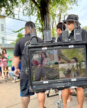 Cindy Diễm Mii Instagram - Quày quay quay quay 🎬🎬
Đợi xem phim mới nha cả nhà ơii 🤗🫶🏻
#HANI #NGHENOITIENG