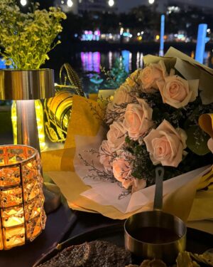 Cindy Diễm Mii Instagram - Tặng em 1 bó hoa 💐
Để nhận lại 1 đoá hoa đẹp nhất 🤭