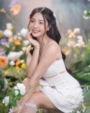 Cindy Diễm Mii Instagram - Tặng anh bó hoa 
Hoa một cái nhun 😚