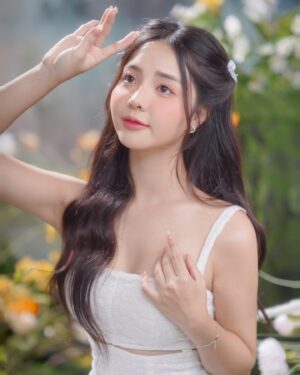 Cindy Diễm Mii Instagram - Tặng anh bó hoa 
Hoa một cái nhun 😚