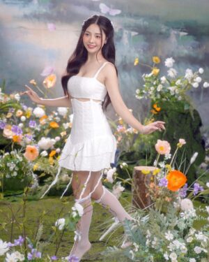 Cindy Diễm Mii Instagram - Tặng anh bó hoa 
Hoa một cái nhun 😚