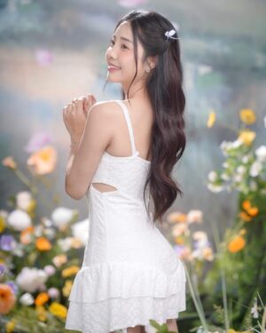 Cindy Diễm Mii Instagram - Tặng anh bó hoa 
Hoa một cái nhun 😚