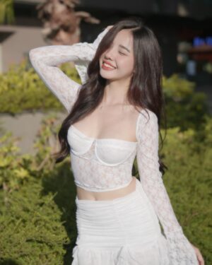 Cindy Diễm Mii Instagram - Nghe nói anh thích nụ cười của em 🌻