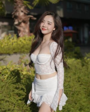 Cindy Diễm Mii Instagram - Nghe nói anh thích nụ cười của em 🌻