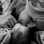Cindy Poumeyrol Instagram - Merci 2023, tu m’as offert ma 3eme fille Famille/Amour/Amitié 🙏