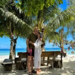 Cindy Poumeyrol Instagram - « C’est aux Seychelles qu’y a du soleil, lala lala » 🎶 Collaboration commerciale avec @fairmoove