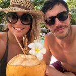 Cindy Poumeyrol Instagram - « C’est aux Seychelles qu’la vie est belle, lala lala 🎶 » Fresh coco nuts & love Pour ceux qui ont déjà fait, qu’avez vous pensé des Seychelles et quels sont les incontournables ici ? #Mahé @constancehotels @fairmoove Publicité