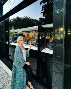 Cinha Jardim Instagram - Hoje no dia da Mãe recebi das minhas filhas este colar lindo da @terzihan
Feliz dia da Mãe ❤️