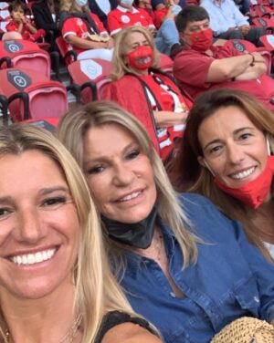 Cinha Jardim Instagram - de volta ao estádio da Luz!
até q enfim..👏👏❤️❤️ 
jesus1-vitoria0