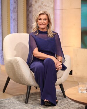 Cinha Jardim Instagram - Ontem foi uma noite de muito glamour! «Palácio das Estrelas» reuniu todas as caras da TVI, para anunciar as novidades da programação do canal. Por isso, temos muitos looks para comentar com a nossa Cinha Jardim e o Gonçalo Mello!