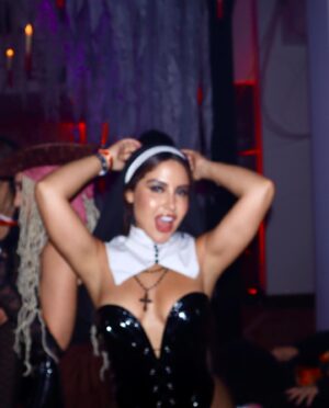 Cinthya Carmona Instagram - I love Halloween !!!!! 🛐🤠🍭👽