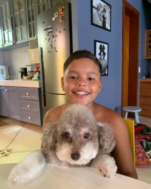 Cintia Rosa Instagram - Não aguento esse João!!! Cachorro mais fofuxo do mundo!!!!!!💙✨🫶🏽